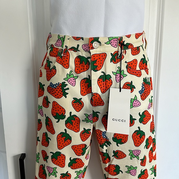 NWT Gucci Strawberry Print Skinny Leg Jeans - Picture 3 of 15